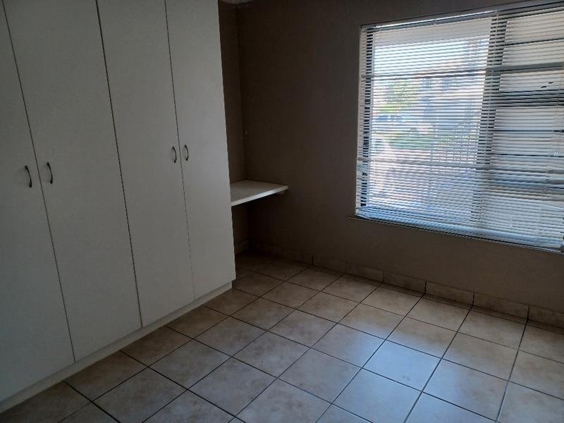 To Let 2 Bedroom Property for Rent in Burgundy Estate Western Cape